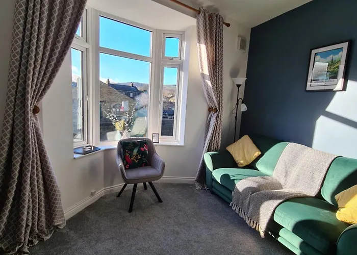 Modern River View Mytholmroyd Apartment